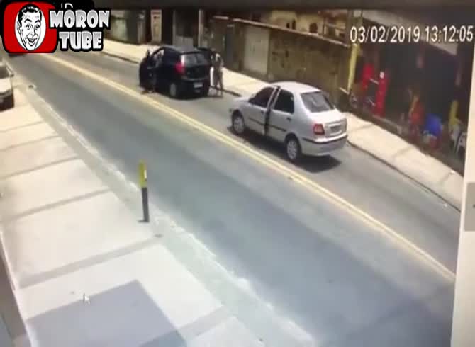 Video :Brazil - killed after attempting to combat a robber